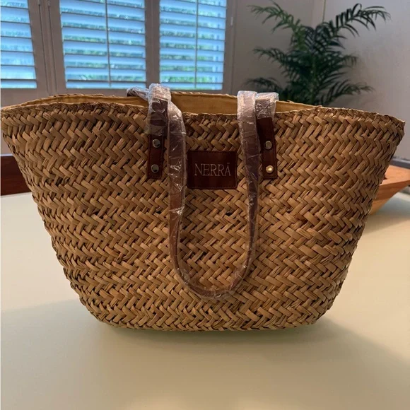 NEW Straw Tote/Beach Bag - Picture 1 of 4
